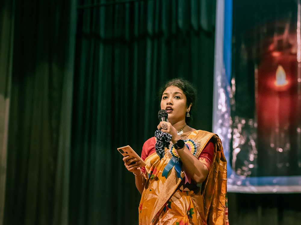 students- performance-at-lamp-lightining-ceremony